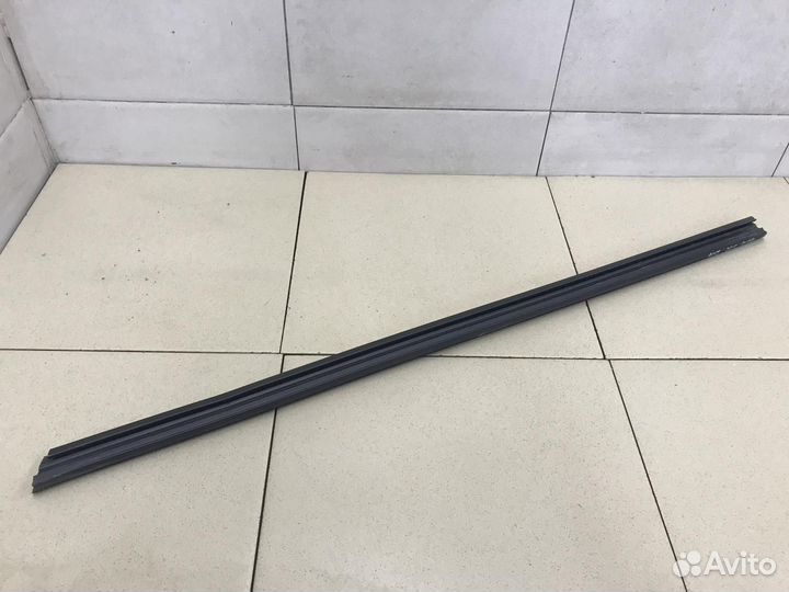 Уплотнитель (внутри) Polo (Sed RUS) 2011