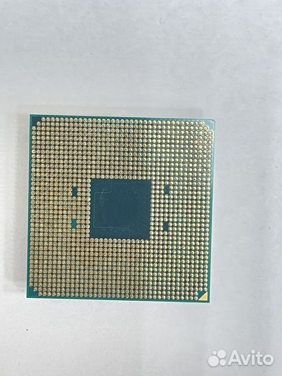 Процессор AMD Ryzen 3 PRO 2200GE