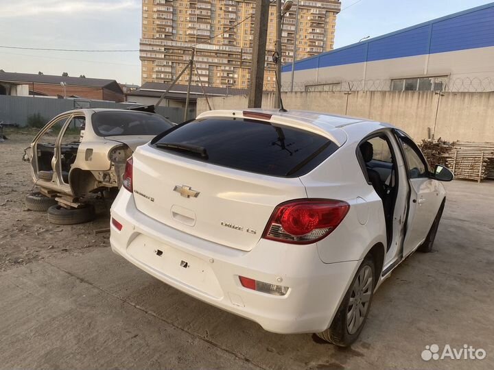 Разбор Chevrolet Cruze 2012 1.8 МКПП хэтчбек