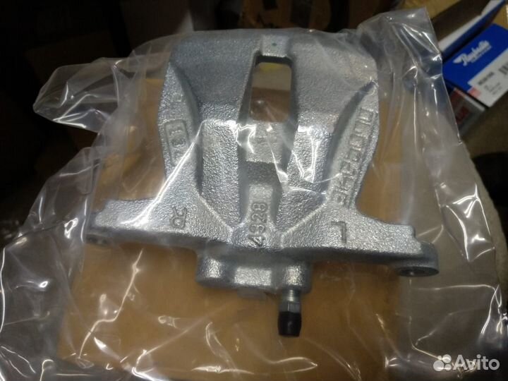 Тормозной суппорт задний,Шевролет тралблезер 12-21