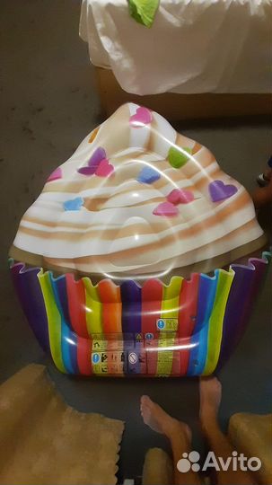 Надувной матрас для плавания