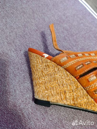 Босоножки женские