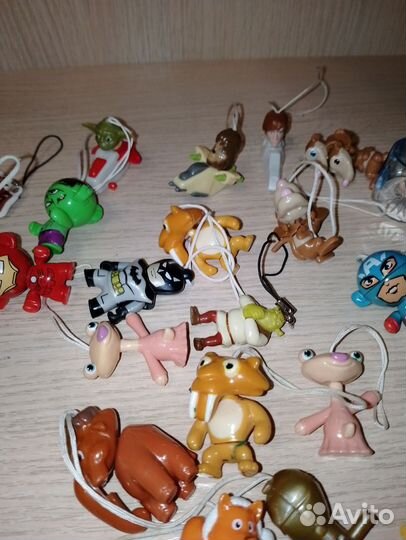 Киндеры. Подвески. Цена за все