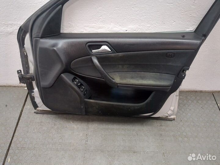 Дверь боковая правая передняя Mercedes C W203, 2005
