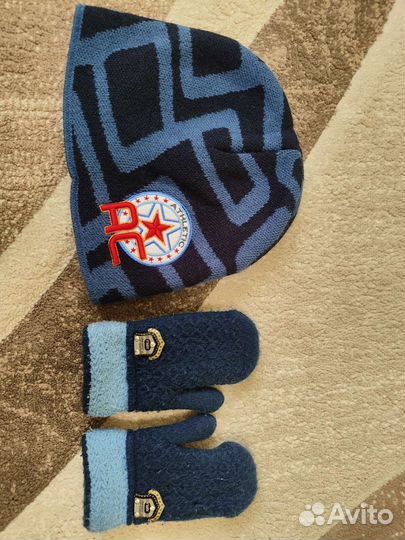 Шапка и варежки отдам