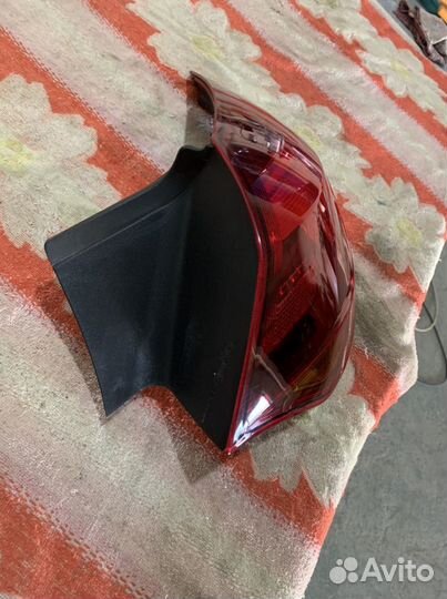 Задний правый фонарь в крыло Оpel astra J. 5D