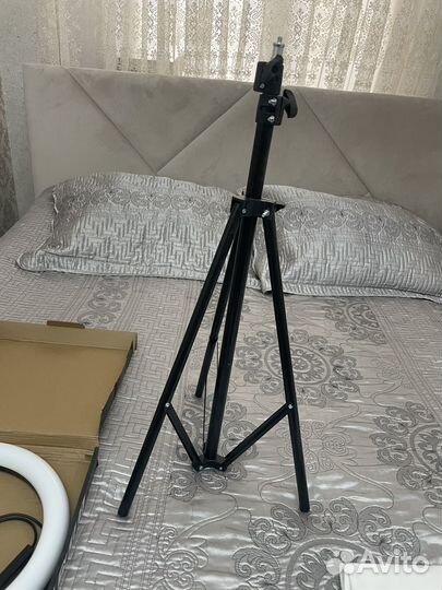 Кольцевая лампа со штативом