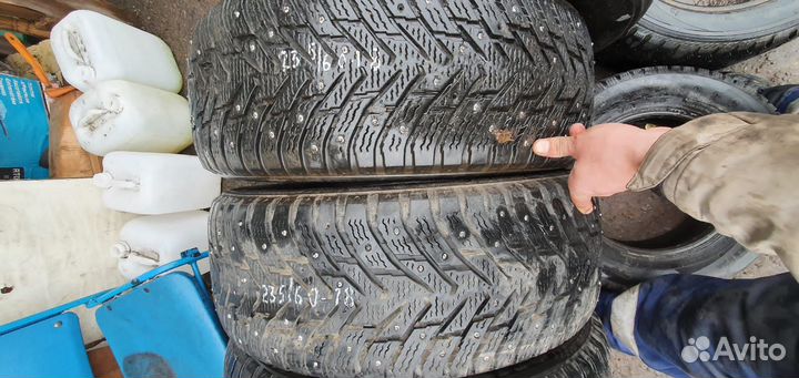Nokian Tyres Hakkapeliitta 8 SUV 235/60 R18