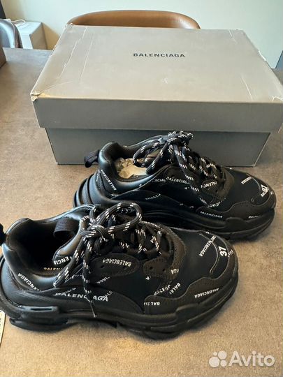 Кроссовки Balenciaga Triple S женские 37 размер