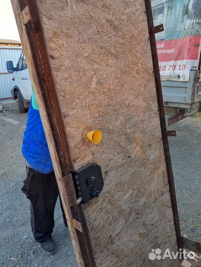 Дверь входная металлическая