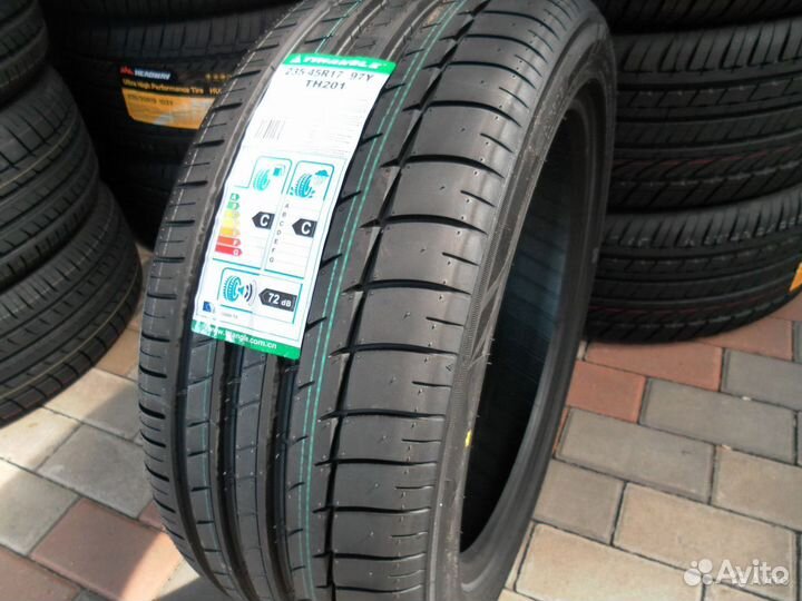 Triangle TH201 255/30 R19 92Y