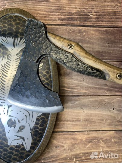 Кованый топор 