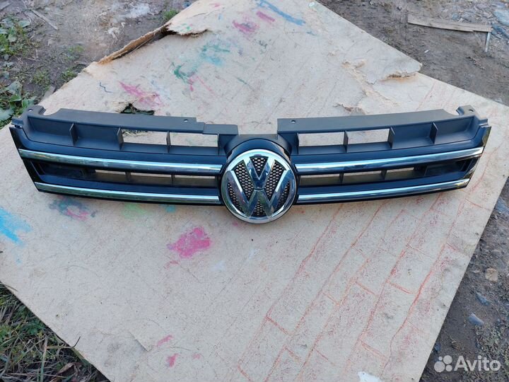 Решетка радиатора VW Touareg 2 2010-14
