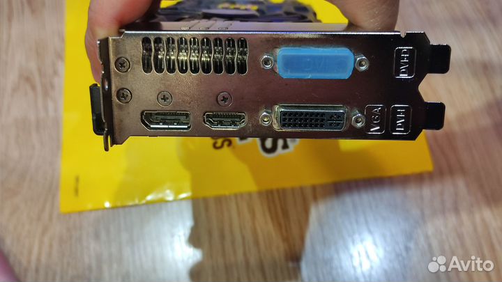 Asus Geforce GTX 660 ti 2 GB