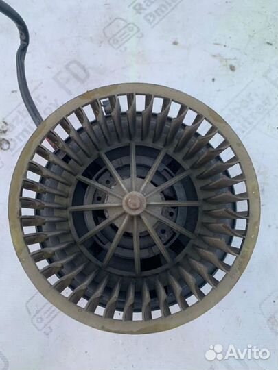 Моторчик печки Volkswagen Passat B3 1989