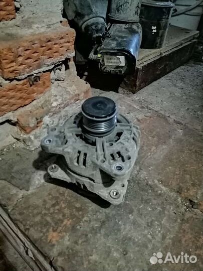 Генератор VW Golf 5 Jetta 5