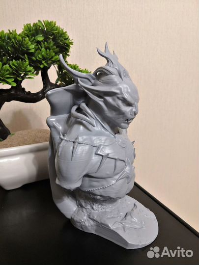 Бюст вампира-лорда из Скайрима