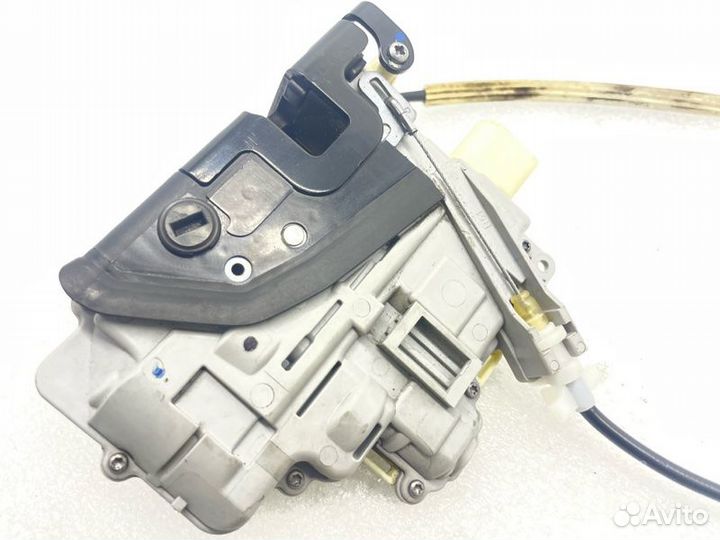 Замок двери задний правый Volkswagen Passat B7