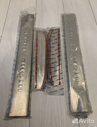 Накладка на пороги Toyota Highlander 2008-2012 г