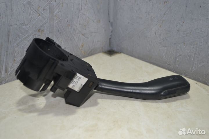 Переключатель поворотников Skoda Octavia 1 (A4)