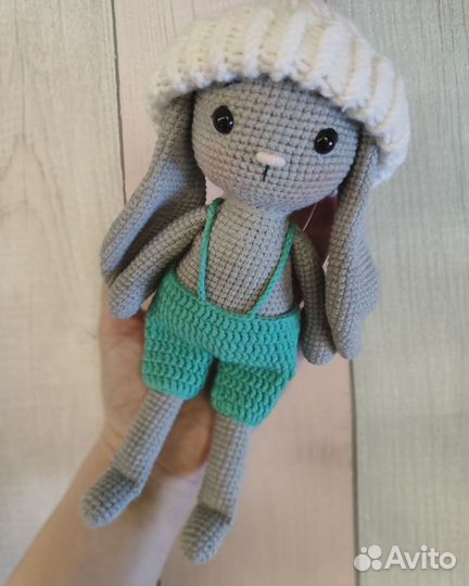 Вязаные игрушки зайка