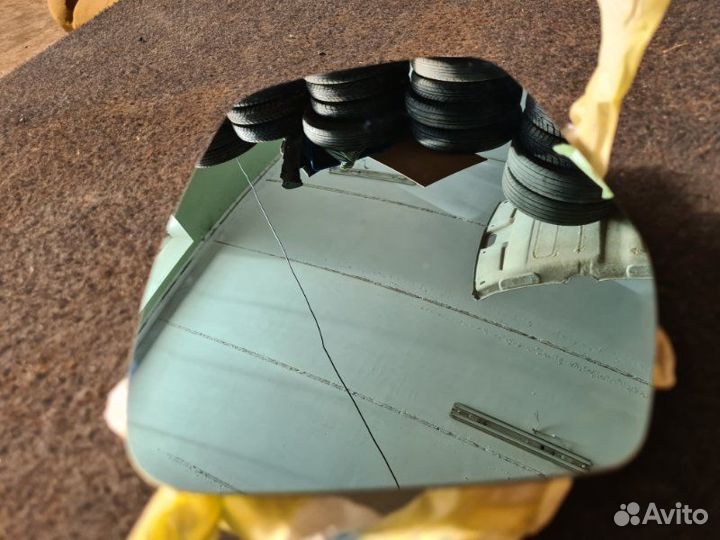 Зеркальный элемент правый Geely Tugella FY 2021