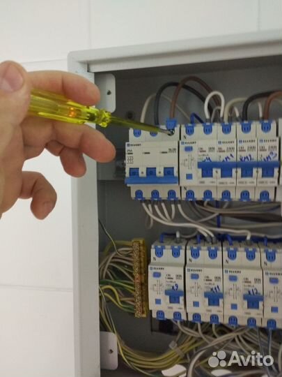 Электромонтаж. Бригада электриков. Фирма