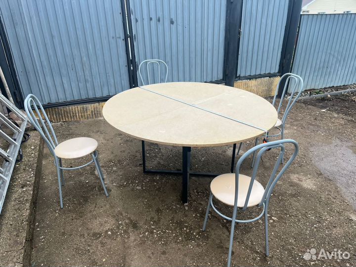 Столы со стульями