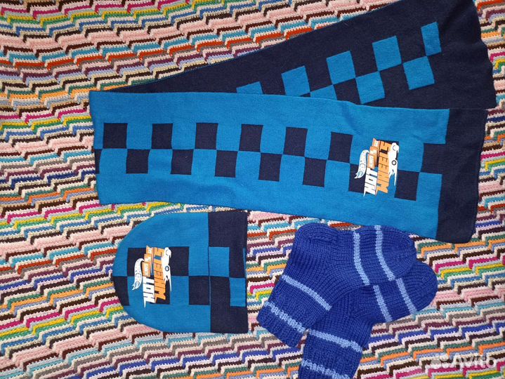 Шапочка и шарфик, носочки для мальчиков