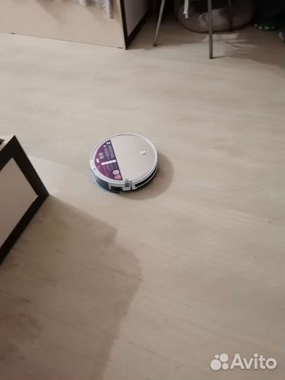 Робот пылесос polaris