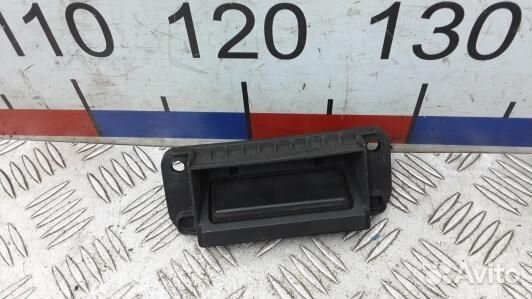 Кнопка замка крышки багажника mercedes benz C-clas