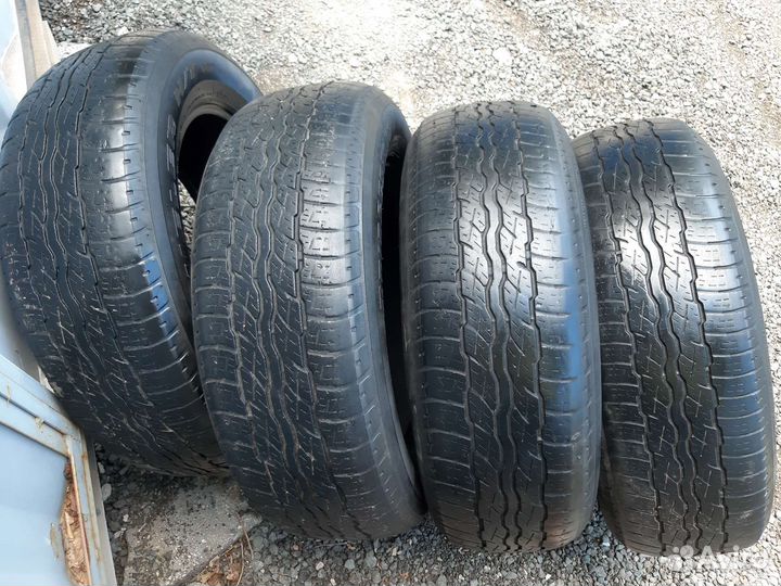 Bridgestone Dueler H/T 687 225/65 R17