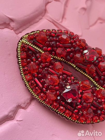 Брошь из бисера