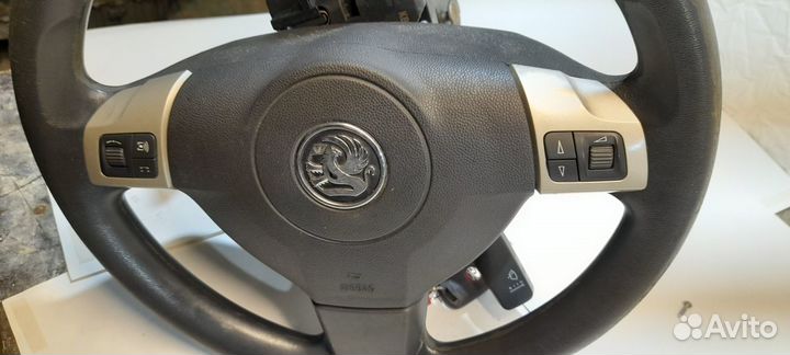 Подушка безопасности в руль Opel Astra H