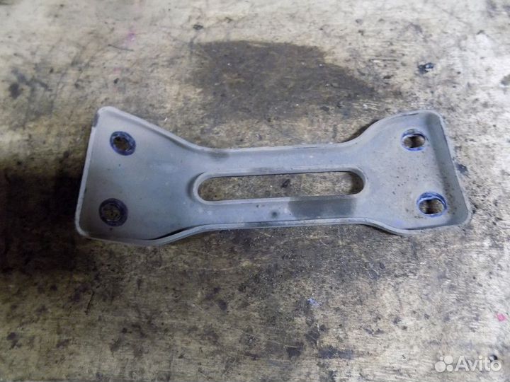 Кронштейн (сопут. товар) Gentra II 2013-2015