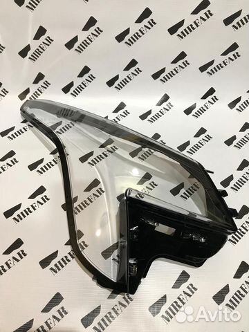 Правое стекло фары Cadillac XT5 2016-н.в