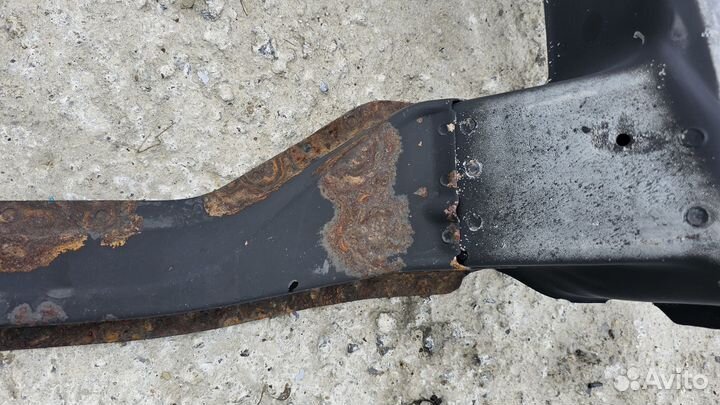 Передний подрамник на Mercedes-Benz W210