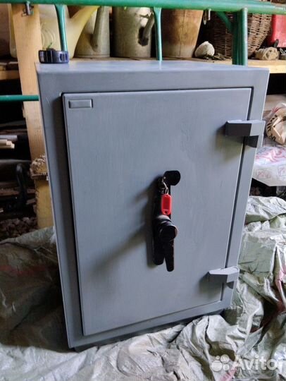 Продам сейф