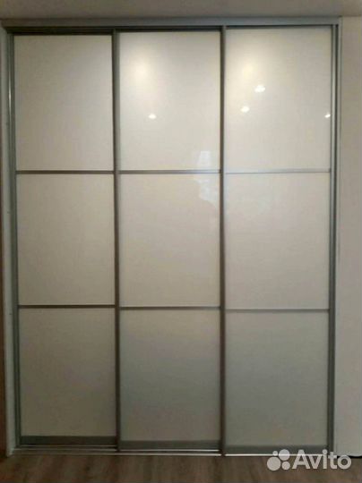 Стеклянная перегородка