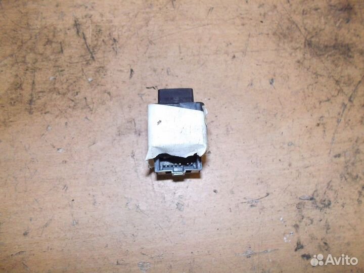 Кнопка памяти сидений (Infiniti QX50)