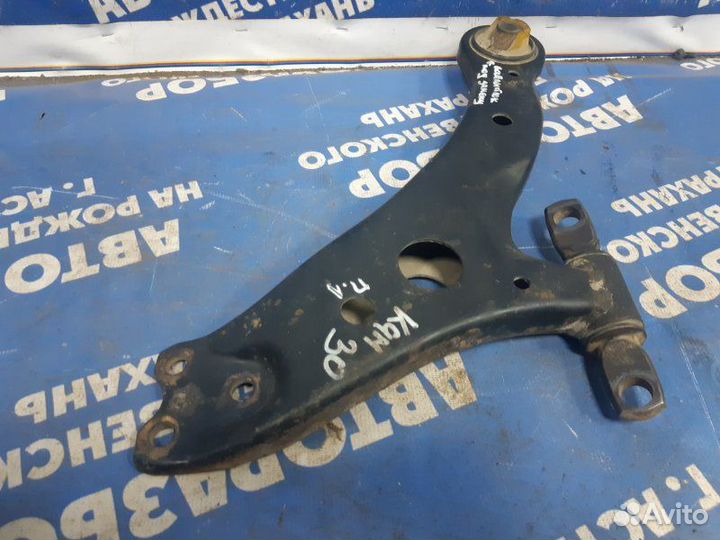 Передний левый рычаг Toyota Camry 30 седан 2AZ-FE