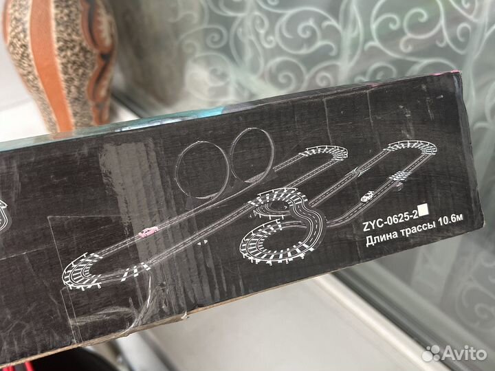 Гоночный трек с машинками