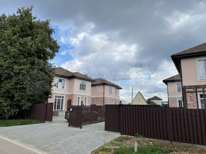 Дом 147 м² на участке 4 сот.