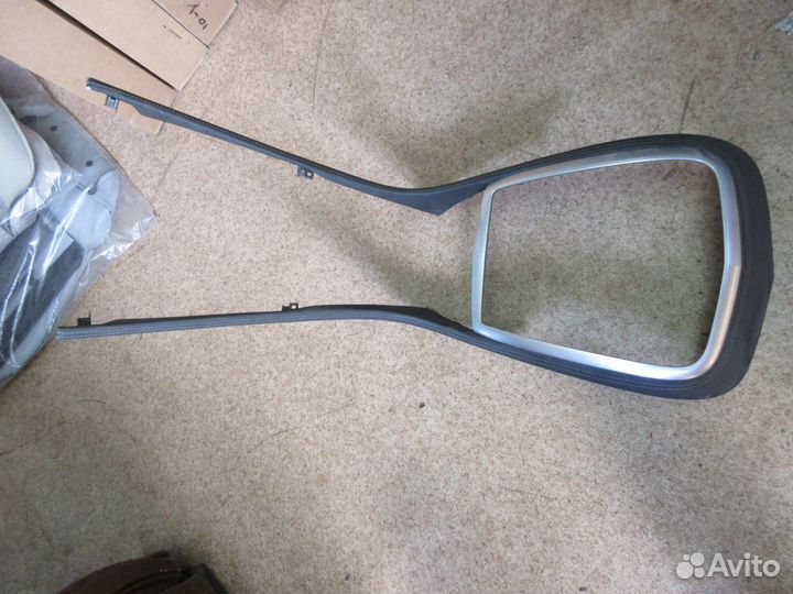 Панель центральной консоли салона Cadillac Srx