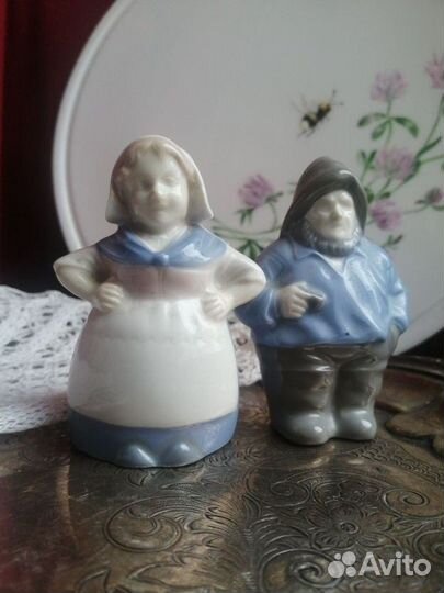 Старинная солонка и перечница