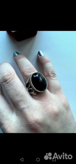 Перстень и череп ворона