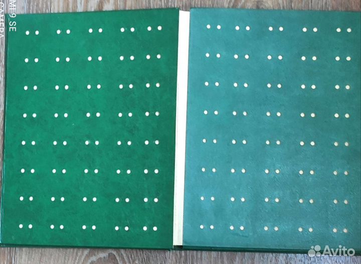 Альбом для значков