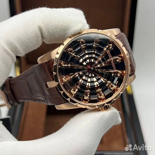 Часы Roger Dubuis