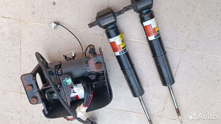 Стойки и компрессор cadillac escalade 3