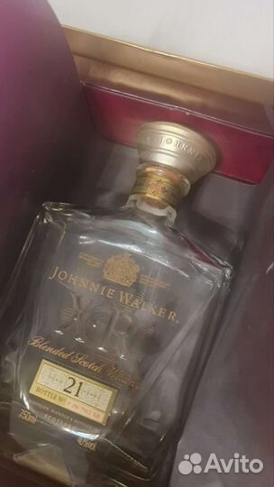 Коробка и бутылка из под виски johnnie walker XR